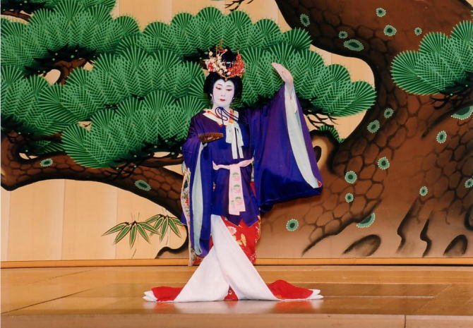 ���L��y�喼�z