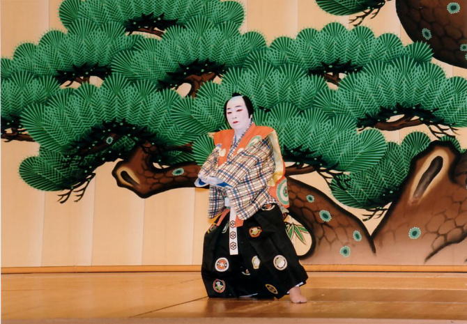 ���L��y���Y���ҁz